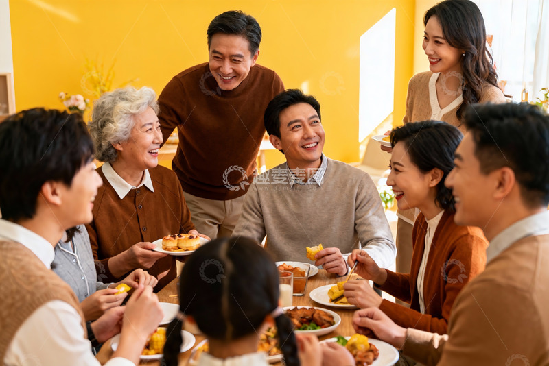 高清大图下载【趣麦麦图】家庭聚餐其乐融融