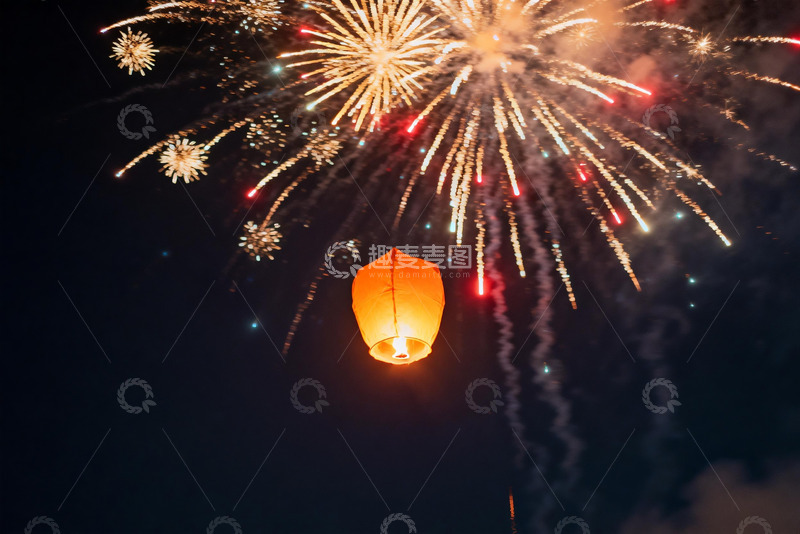 高清大图下载【趣麦麦图】夜空孔明灯烟花齐放