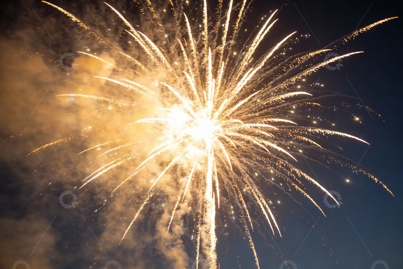 高清大图下载【趣麦麦图】夜空烟花绽放绚丽景象