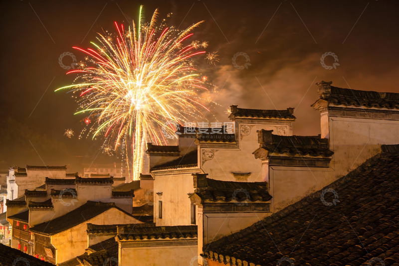高清大图下载【趣麦麦图】夜空烟花绽放古建筑群