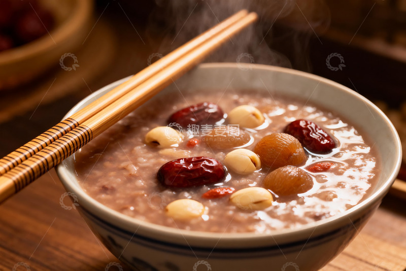 高清大图下载【趣麦麦图】热气腾腾的红枣莲子粥