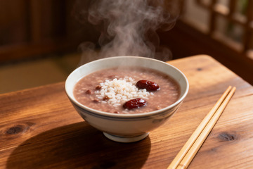 热气腾腾的红豆粥
