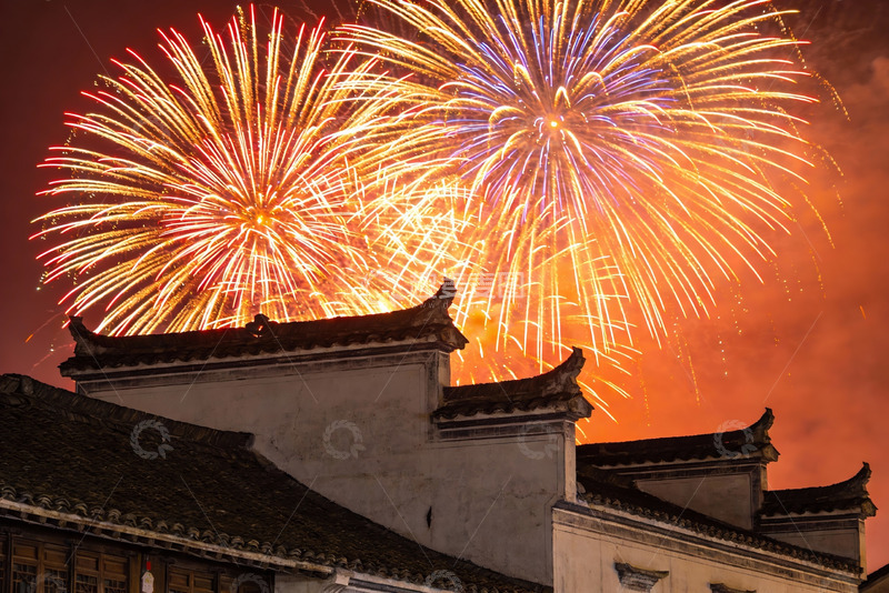 高清大图下载【趣麦麦图】夜空烟花绽放古建筑