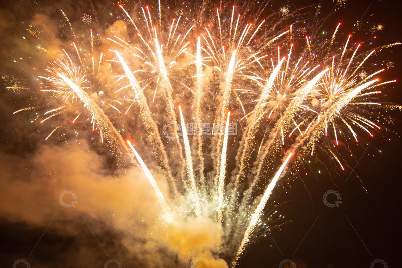 高清大图下载【趣麦麦图】夜空烟花绽放绚丽多彩