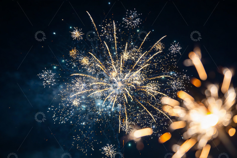 高清大图下载【趣麦麦图】夜空烟花绽放绚丽景象