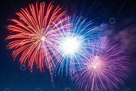 夜空烟花绽放绚丽多彩