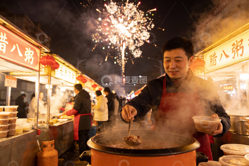 高清大图下载【趣麦麦图】夜市烟火下摊贩煮粥场景