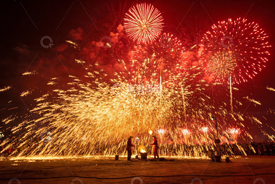 夜空烟花绽放现场