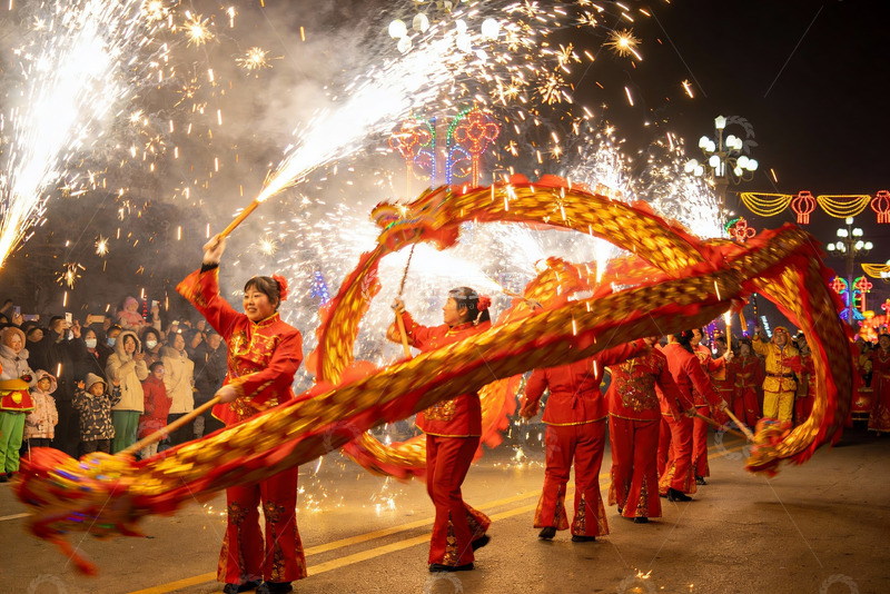 高清大图下载【趣麦麦图】舞龙表演烟花璀璨夜