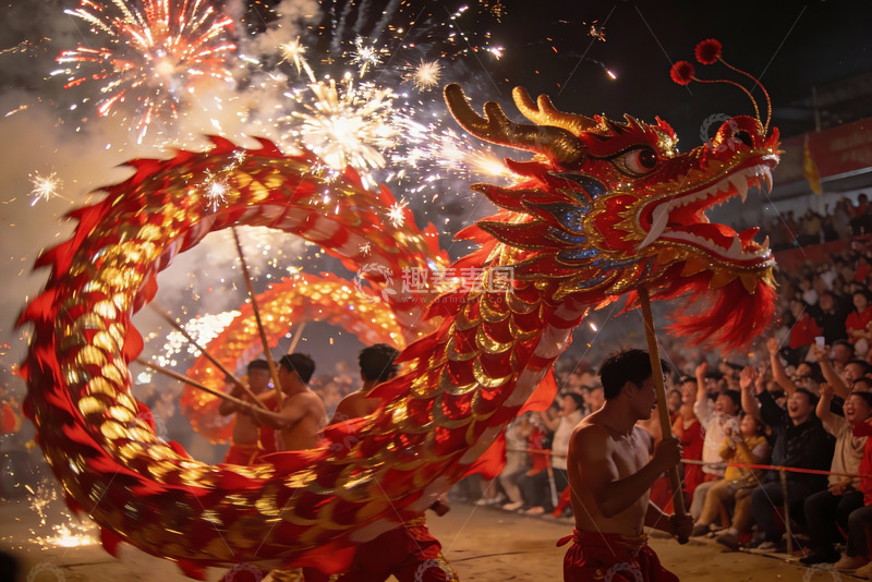 高清大图下载【趣麦麦图】夜空中舞动的红色巨龙烟花表演