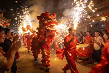 夜街舞狮烟花表演热闹非凡